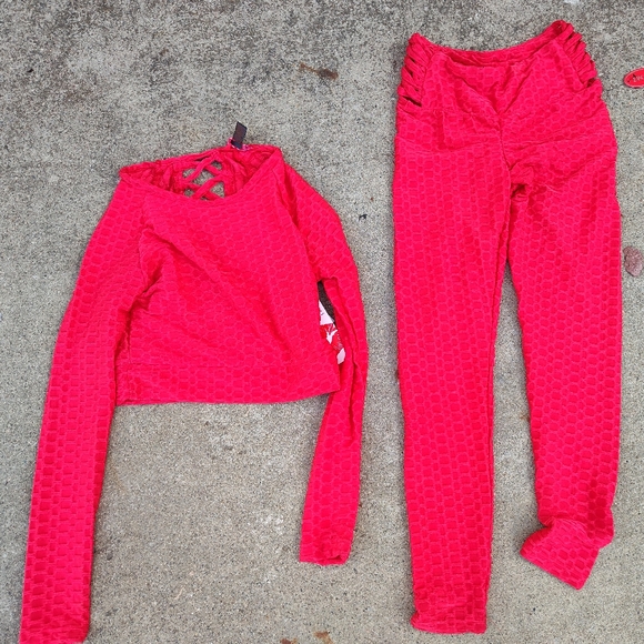 Hot kiss - Picture 2 of 2